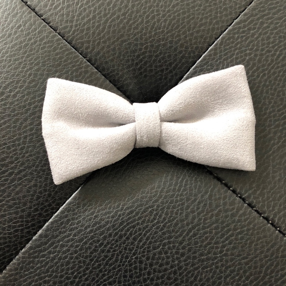 Topman Men’s Bowtie Pin Silver / Gray Suede NWOT